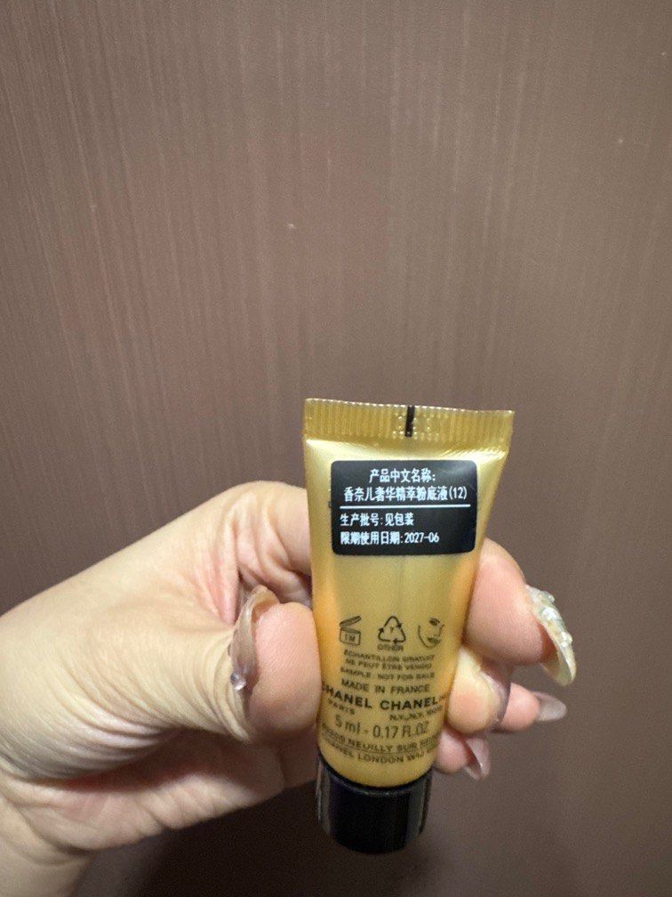 Chanel Mini Skin Tint (Category: Makeup) located in Quezon City. Submitted by luxerati.classics (Listing ID 1384215538, Image 2). Description: Swatched Oroginal from Chanel Official Store in Xiamen.