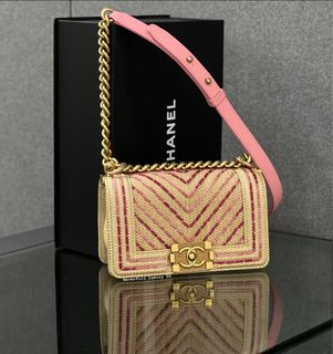 (Category: ) located in . Submitted by neverfull_luxury_sg (Listing ID 1384098057, Image 1). Description: .