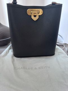 （分類：）位於 。 由 Jacinta_D 提交（商品編號 1384132136，圖片 1）。簡介： 。