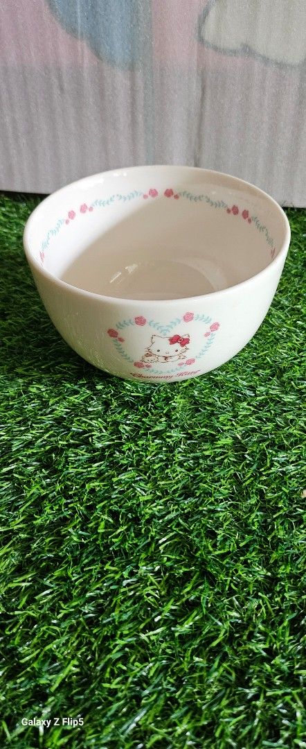 Charmy kitty ceramic bowl (Category: Dinnerware & Cutlery) located in Umingan. Submitted by liezelsona48963 (Listing ID 1384208674, Image 1). Description: sanrio charmmy kitty 5x5 inches.