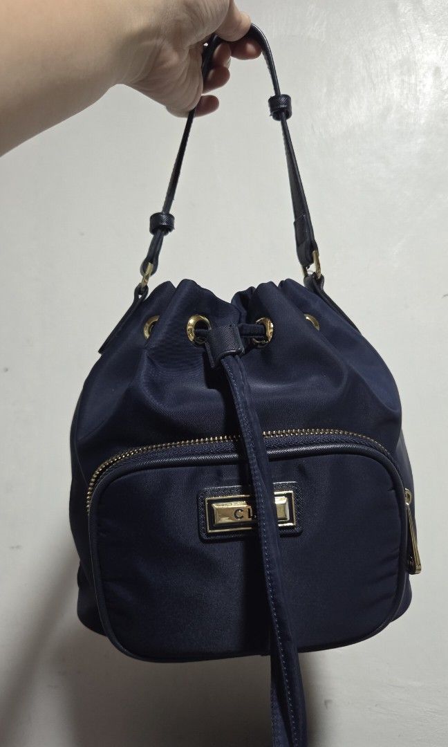 CLN mini bucket bag (Category: Cross-body Bags) located in Valenzuela. Submitted by empot08 (Listing ID 1384170731, Image 1). Description: color: navy blue.