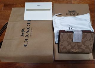 (Category: ) located in . Submitted by closetsale_8 (Listing ID 1384052911, Image 1). Description: .