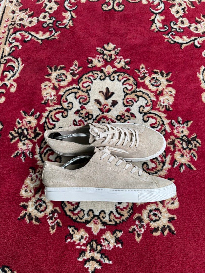 Common Projects Achilles low suede (Category: Sneakers) located in Quezon City. Submitted by jawnzslayer (Listing ID 1384123714, Image 1). Description: common projects achilles low suede no box, pair only size 44 on tag fits 11-11.5.