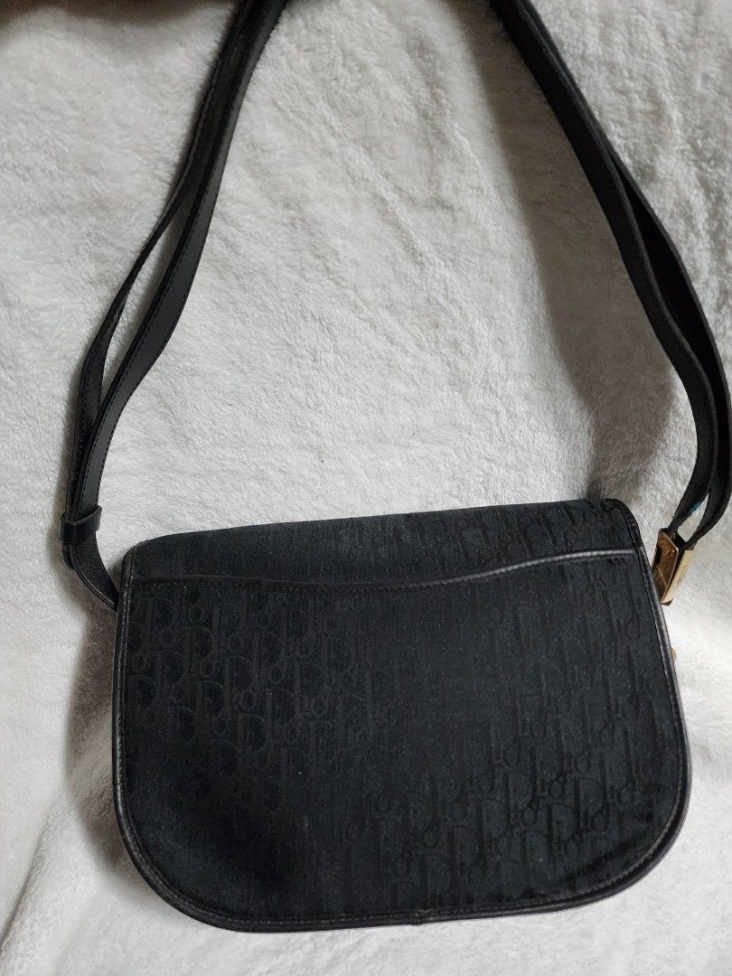 Dior (Category: Luxury Bags & Wallets) located in Marilao. Submitted by curleylux (Listing ID 1384128451, Image 2). Description: orig dior.