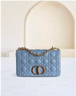 (Category: ) located in . Submitted by luxuryevermore (Listing ID 1384085812, Image 1). Description: .