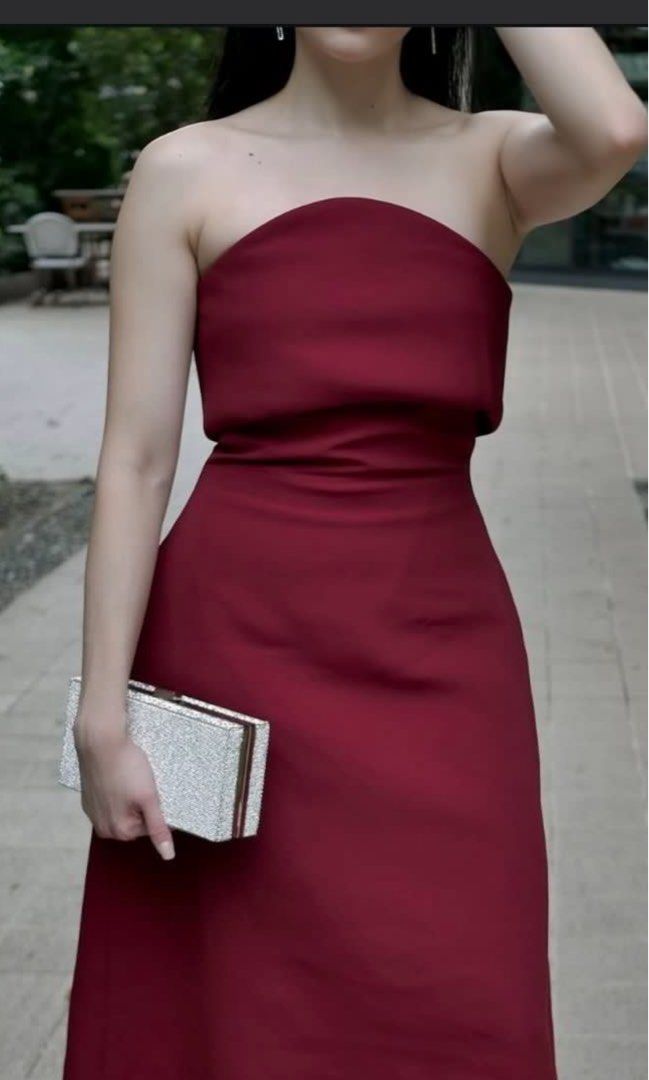 Duchess the label Red Dress (Category: Evening dresses & gowns) located in Quezon City. Submitted by mcsvr (Listing ID 1384086566, Image 1). Description: .