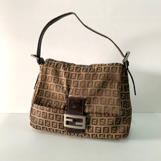 (Category: ) located in . Submitted by vintagebrandedstore (Listing ID 1384102472, Image 1). Description: .