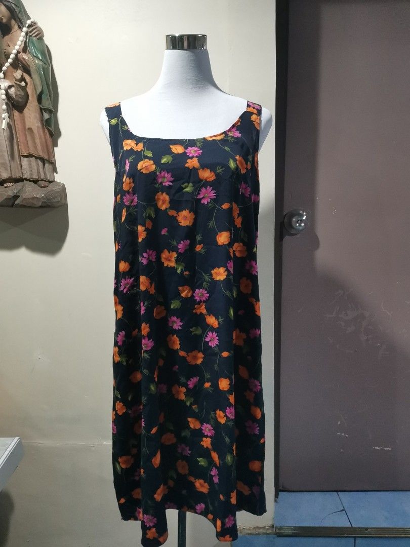 Floral Black Dress (Category: Dresses) located in Makati City. Submitted by styledsecond_ (Listing ID 1384138219, Image 1). Description: With flaws: The Dress has loose threads 📝NOTES: • For sure buyers only, please. • No cancellation of orders upon confirmation. • No return, no exchange. • No Reservation • Kindly manage your expectations, as the items are pre-loved clothing. • Color may vary due to lighting 💵MODE OF PAYMENT: UB, Psbank, GCash,