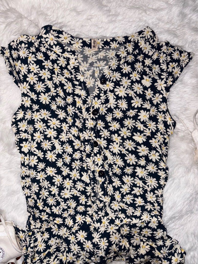 Floral romper (Category: Rompers) located in Marikina City. Submitted by declutterringggg (Listing ID 1384221074, Image 1). Description: Super ganda, comfortable and cotton. Small to Medium Ganda neto pang summer 🫶🏻.