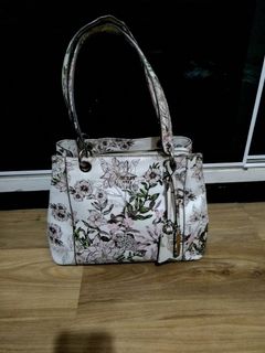 (Kategori: ) berada di . Dikirim oleh rzhwardrobe (ID iklan 1384200381, Gambar 1). Deskripsi: .