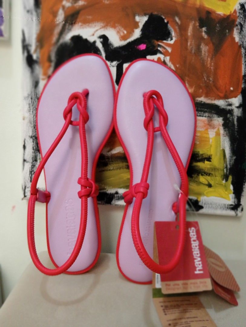 Havaianas sandals (Category: Sandals) located in Quezon City. Submitted by cherry_69 (Listing ID 1384107342, Image 2). Description: brand new authentic Havaianas sandal.