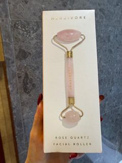 (Category: ) located in . Submitted by brandedcloset__ (Listing ID 1384197454, Image 1). Description: .