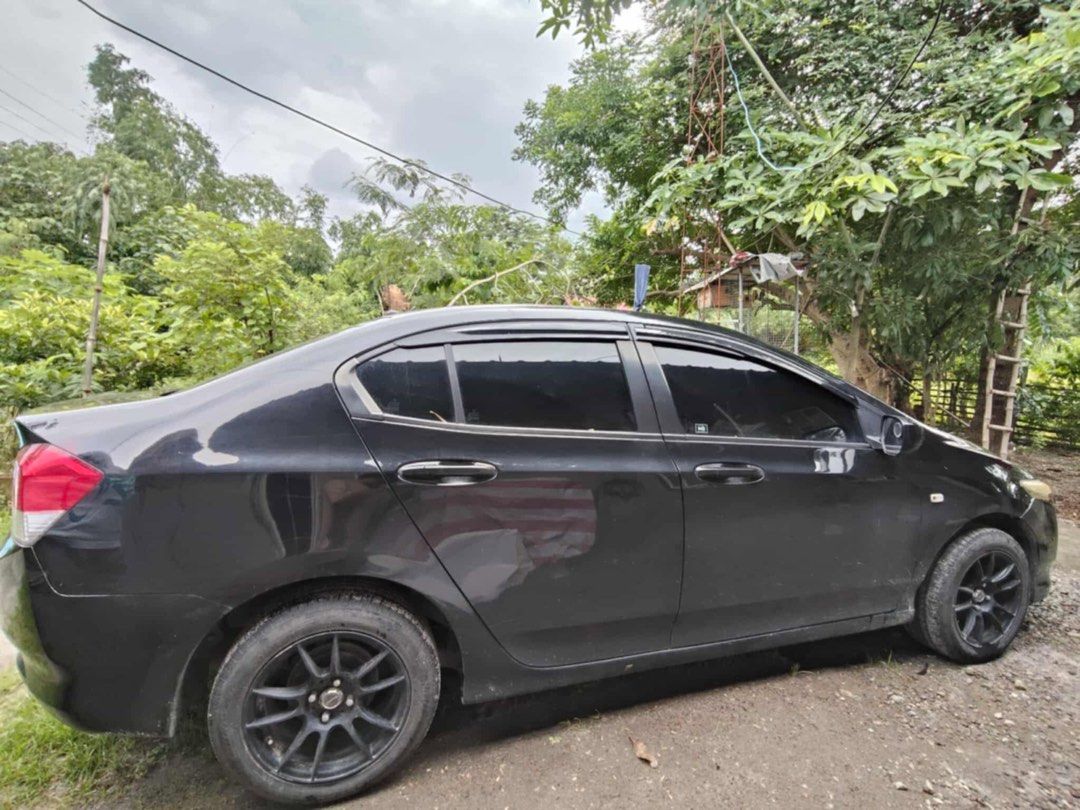 Honda City 1.5 Sedan i-VTEC (A) (Category: Used Cars) located in Makati City. Submitted by camilleayne (Listing ID 1384121152, Image 1). Description: Honda City 2009 Automatic Transmission Registered 2025 All electricals working 120*** odo 2nd owner Issue: stratches.
