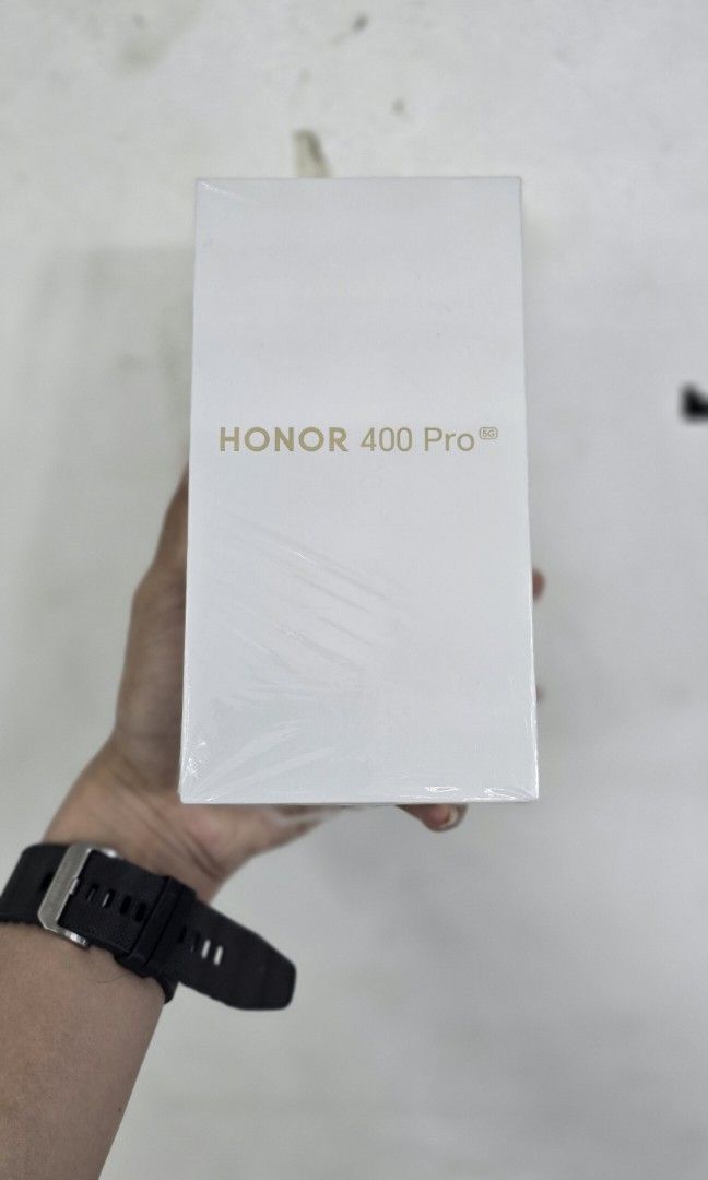 Honor Magic 400 Pro 5G 12gb 512gb Openline (Category: Android Others) located in Quezon City. Submitted by samanthaga21954 (Listing ID 1384110056, Image 1). Description: Honor Magic 400 Pro 5G 12gb 512gb Openline Brandnew Sealed with warranty Onhand Stock.