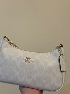(Kategori: ) berada di . Dikirim oleh lemariluxury (ID iklan 1384218635, Gambar 1). Deskripsi: .