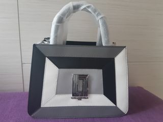 （分類：）位於 。 由 cl0906 提交（商品編號 1384169808，圖片 1）。簡介： 。