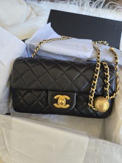 (Kategori: ) berada di . Dikirim oleh anzeraluxbags.id (ID iklan 1384097327, Gambar 1). Deskripsi: .