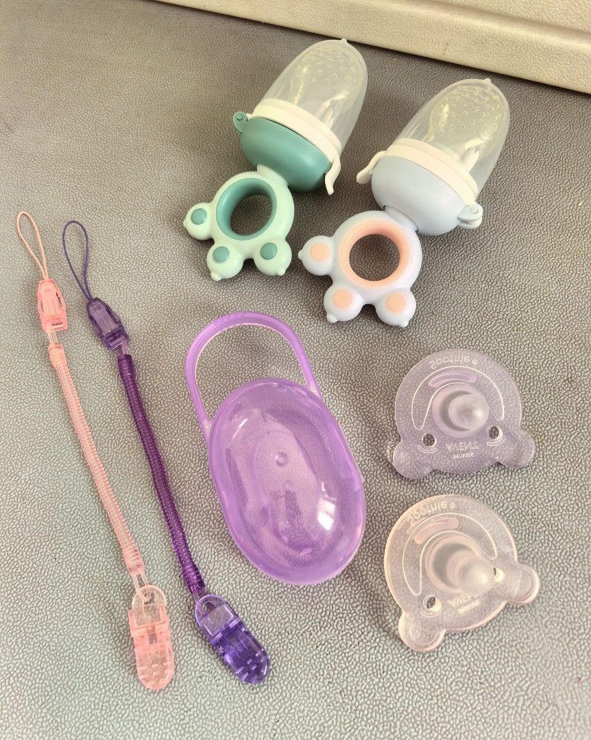 BABY STUFF - AVENT PACIFIER CASE STRAP ROTATING FRUIT FEEDER (Category: Soothers & Pacifiers) located in Paranaque City. Submitted by abbbi17674 (Listing ID 1384121643, Image 1). Description: PRELOVED BABY STUFF 2 pcs AUTHENTIC AVENT Bear shaped pacifiers 1 pc pacifier case 2 pcs pacifier straps 2 pcs Rotating fruit feeder - SOLD Good used condition Used a few times only No flaws.