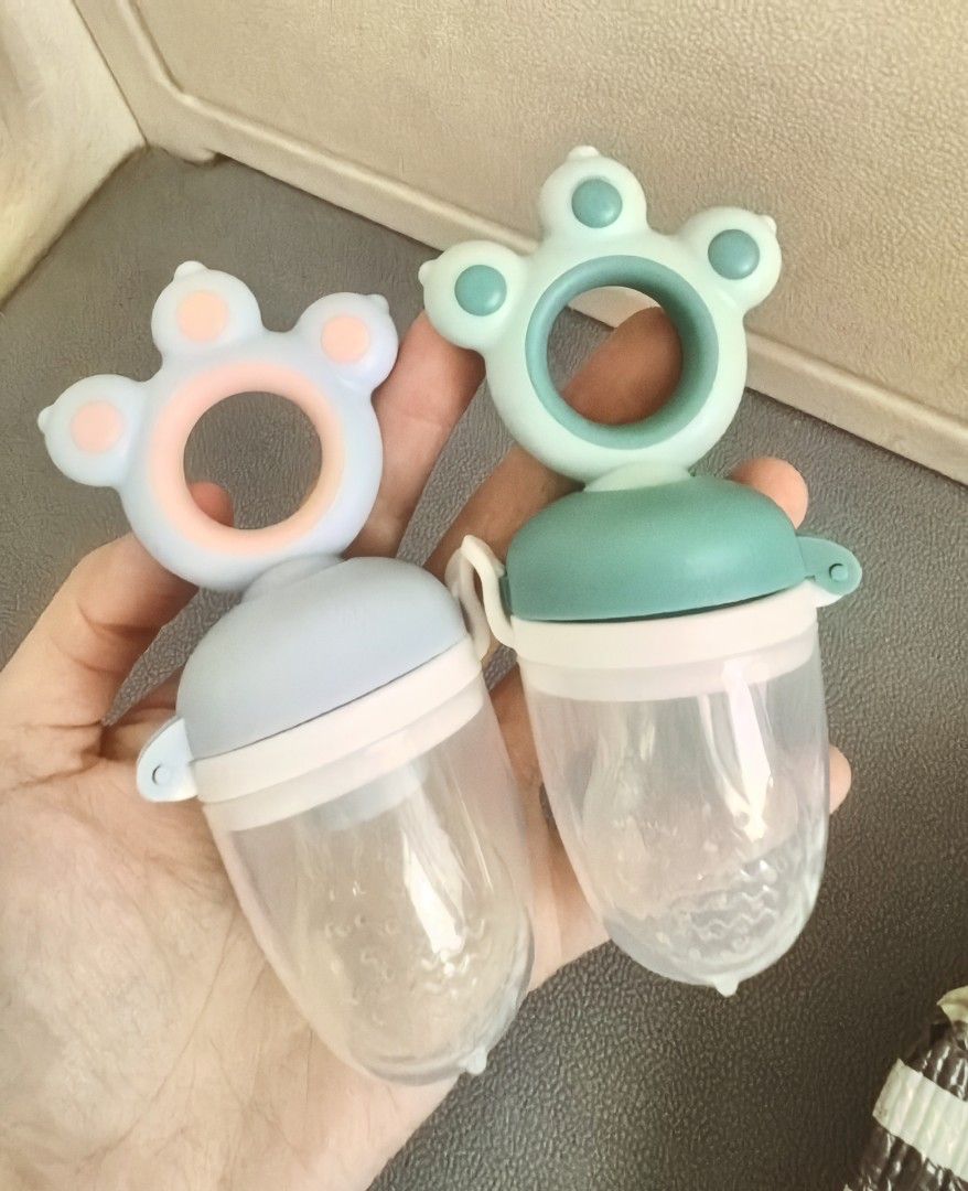 BABY STUFF - AVENT PACIFIER CASE STRAP ROTATING FRUIT FEEDER (Category: Soothers & Pacifiers) located in Paranaque City. Submitted by abbbi17674 (Listing ID 1384121643, Image 3). Description: PRELOVED BABY STUFF 2 pcs AUTHENTIC AVENT Bear shaped pacifiers 1 pc pacifier case 2 pcs pacifier straps 2 pcs Rotating fruit feeder - SOLD Good used condition Used a few times only No flaws.