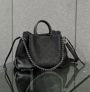 (Category: ) located in . Submitted by neverfull_luxury_sg (Listing ID 1384135399, Image 1). Description: .