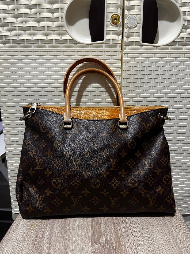 LV Louis Vuitton Pallas Standalone Monogram Bag (Category: Luxury Bags & Wallets) located in Paranaque City. Submitted by prelovedbypachi (Listing ID 1384166467, Image 2). Description: Coded Velvet inner In good condition Check all photos for details Feel free to ask all questions No return, no exchange .