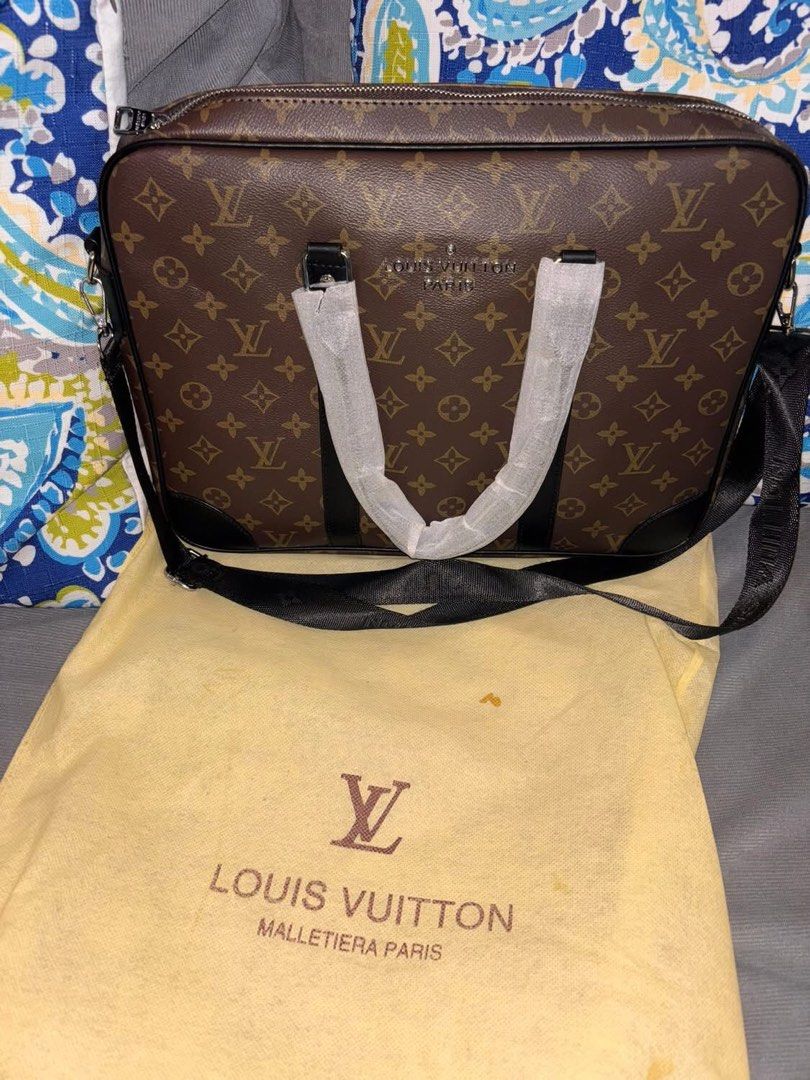 LV Sling bag Messenger bag (Category: Luxury Bags & Wallets) located in Manila. Submitted by paradisethriftatbp (Listing ID 1384067664, Image 1). Description: LV sling messenger bag leather brandnew with dust bag and paper bag hmu!📩💎.