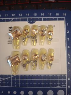 由 a78756522029825 (刊登 ID 1384129053，圖片 1) 提交，位於 的 (類別：)，說明：。