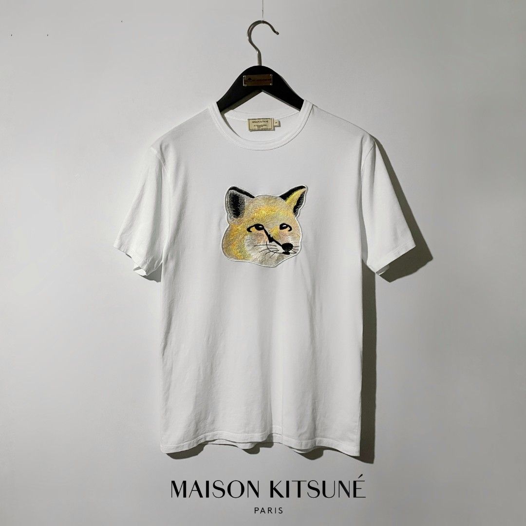 MAISON KITSUNE Fox Head Tee (Category: Luxury Apparel) located in Bacolod City. Submitted by bt_ph (Listing ID 1384218272, Image 1). Description: AUTHENTIC 100% Size: small Dimensions: 19.5 x 27.5 inches No issue.