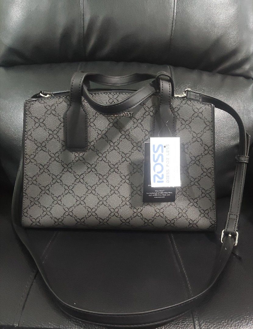 NINE WEST SHERYL JET BLACK LOGO (Category: Luxury Bags & Wallets) located in Iligan City. Submitted by assortedfinds143 (Listing ID 1384186670, Image 2). Description: -med size bag -simple yet elegant -guaranteed 100% ORIGINAL.