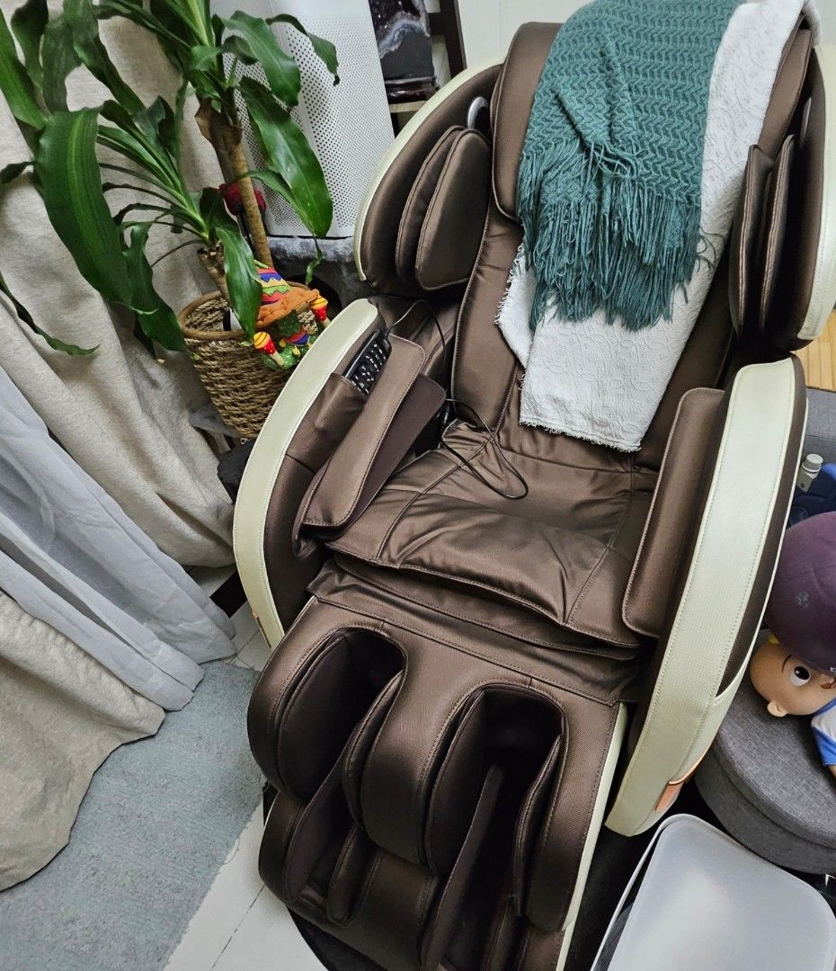 Ogawa smart vouge plus (Category: Massage Devices) located in Pasig City. Submitted by trisporthunter (Listing ID 1384085488, Image 3). Description: like new complete with manuals free delivery na. Downpayment needed.