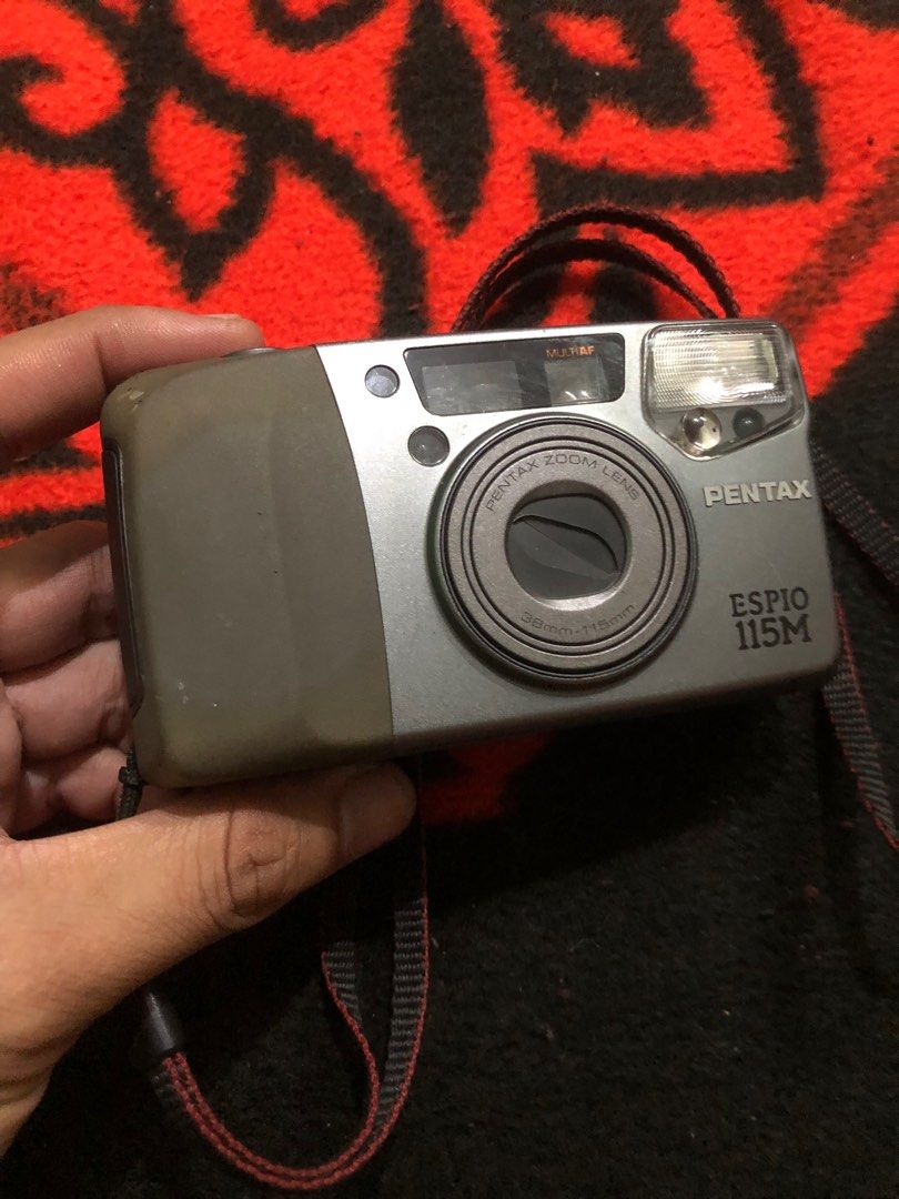 Pentax Espio115M untested (Category: Cameras) located in Quezon City. Submitted by markgolveo (Listing ID 1384211560, Image 1). Description: Pentax Espio115M untested Untested unit declaring as defective for parts out repairs or collection Good clear viewfinder and lens Good clean compartments .