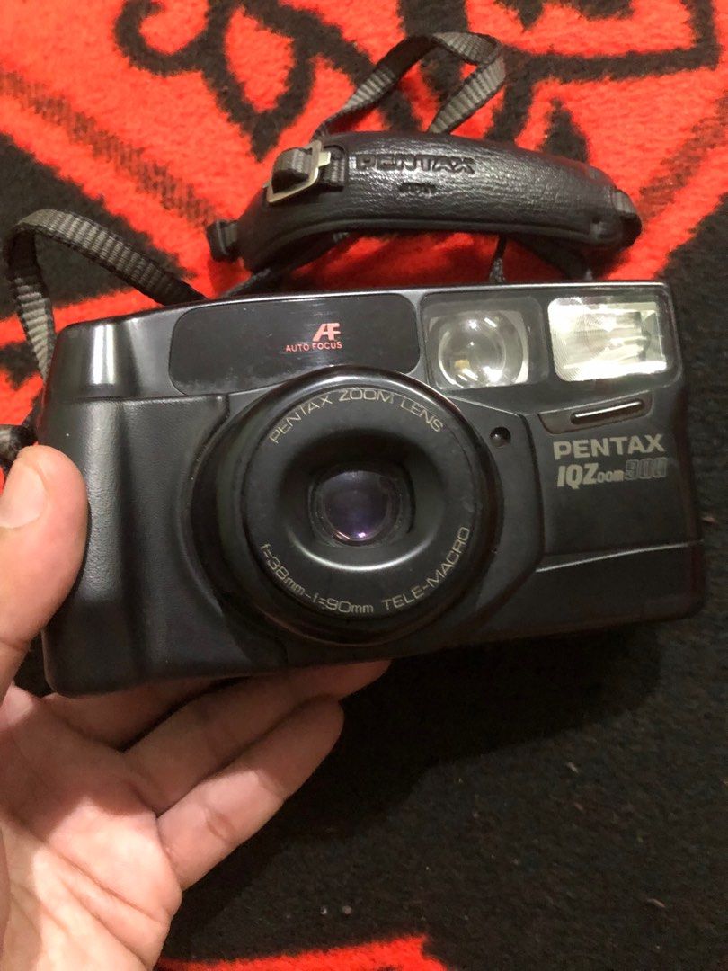Pentax IQzoom900 (Category: Cameras) located in Quezon City. Submitted by markgolveo (Listing ID 1384212266, Image 2). Description: Pentax IQzoom900 Untested unit declaring selling as is stated as untested defective for parts out repairs or collection Good clean viewfinder Good clean compartments Good buttons .