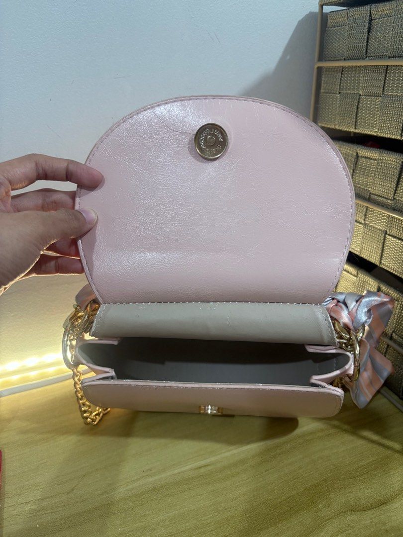Pink Small Bag (Category: Clutches) located in Pasig City. Submitted by petite_declutter (Listing ID 1384226725, Image 1). Description: Rfs: Not using small bags anymore .