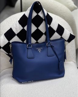 (Category: ) located in . Submitted by neverfull_luxury_sg (Listing ID 1384098320, Image 1). Description: .