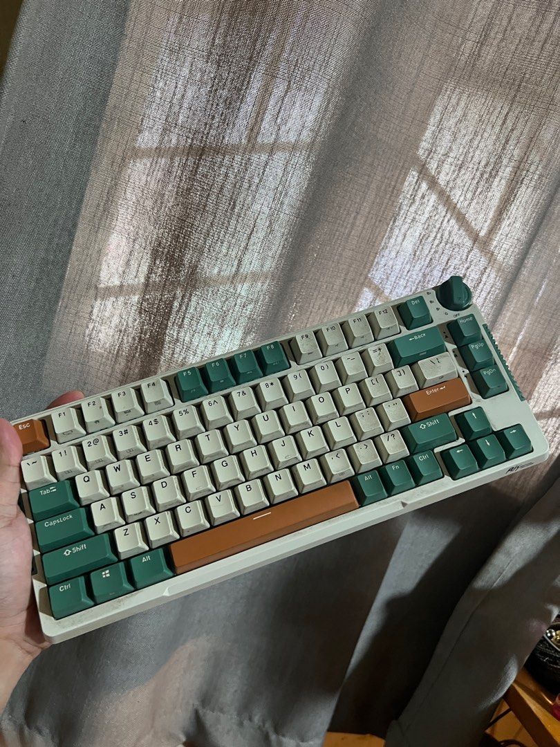 Royal Kludge RK H81 (Category: Computer Keyboard) located in Quezon City. Submitted by 777e_vi (Listing ID 1384078542, Image 1). Description: Hotswappable, matagal nang di nagagamit, tinest ko gumagana pa naman, sayang kasi nakatambak, kayo na bahala maglinis, bawal sa maselan Keyboard only, negotiable ng onti.