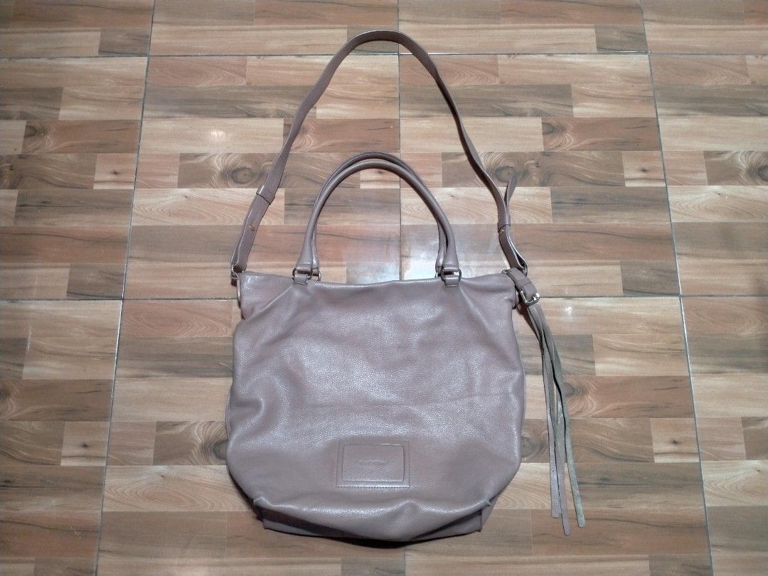SEE BY CHLOE TWO WAY BAG (Category: Luxury Bags & Wallets) located in Nabua. Submitted by supermix5119 (Listing ID 1384056550, Image 1). Description: See By Chloe Two Way Bag Medium Size Very Good Condition Sa Labas Ok Na Ok Pa Po Sya.Maganda Pa 400+Sf.