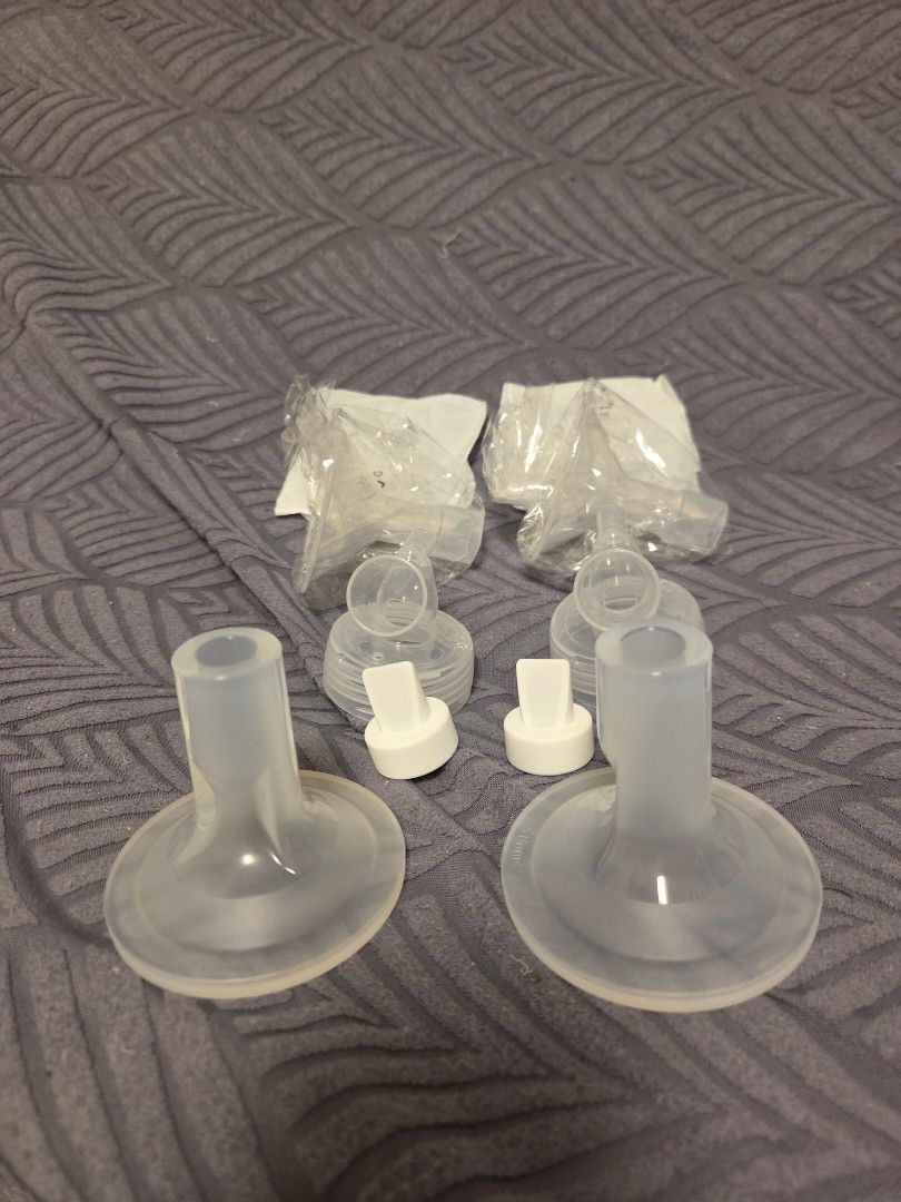 Spectra pump parts with Lacteck flange (Category: Breastfeeding & Bottle Feeding) located in Manila. Submitted by cglt2019 (Listing ID 1384065733, Image 3). Description: Spectra pump parts complete set with Lacteck flange Inclusions: 2 x Spectra bottles 2 x Spectra bottle cap 2 x Spectra bottle disc 2 x teats (generic, brandew) 2 x 17mm hard flange ( brandnew) 2 x back-flow protector (brandnew) 2 x silicone valves (brandnew) 2 x spectra wideneck 