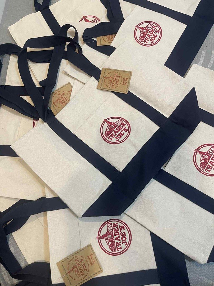 Trader joe’s tote bags (Category: Tote Bags) located in Caloocan City. Submitted by stash2 (Listing ID 1384138088, Image 3). Description: .