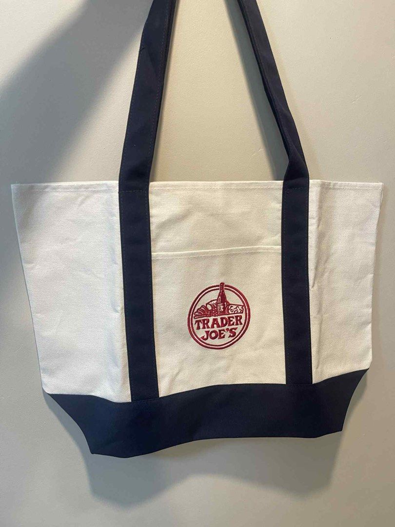 Trader joe’s tote bags (Category: Tote Bags) located in Caloocan City. Submitted by stash2 (Listing ID 1384138088, Image 2). Description: .