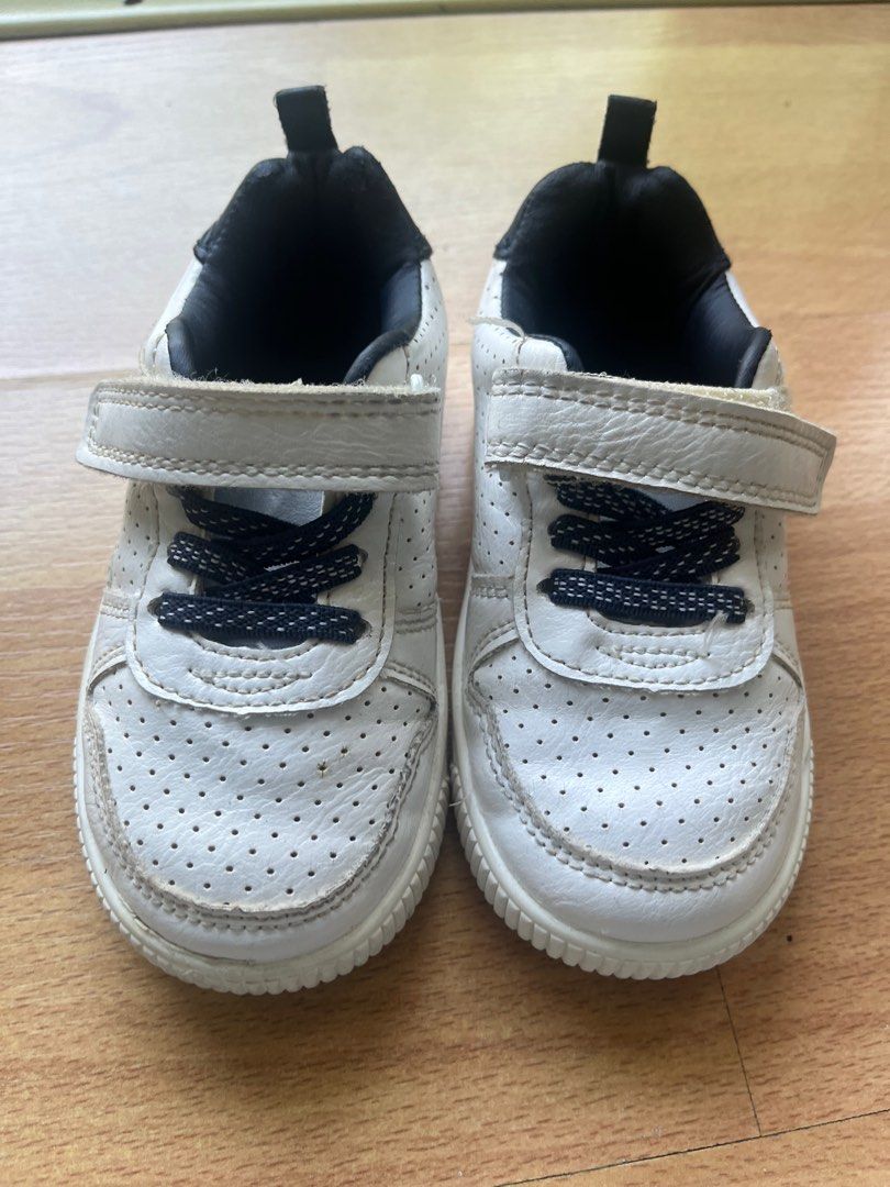 Carters White Rubber Shoes for Kids (Category: Babies & Kids Fashion) located in Makati City. Submitted by riamarts (Listing ID 1384051754, Image 1). Description: Carters White Rubber Shoes Leather Size: US 8C.