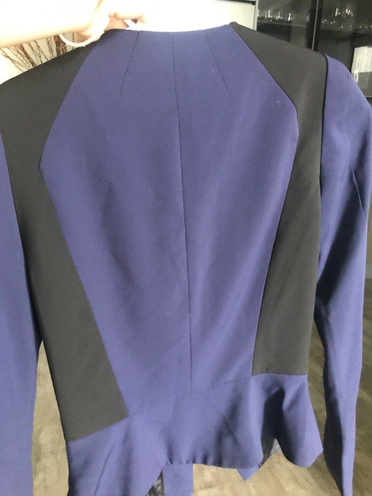 Work Jacket (Category: Coats, Jackets and Outerwear) located in Kuala Lumpur. Submitted by quickocean.f80508 (Listing ID 1384077930, Image 3). Description: Padded jacket with block colour and lining. Detail. Hardly used. Mostly in storage. Price exclude delivery.