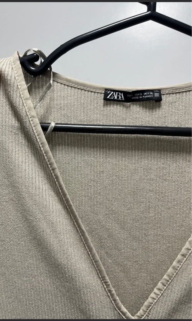 Zara Ribbed Top (Category: Blouses) located in Quezon City. Submitted by wantstodeclutter (Listing ID 1384130313, Image 3). Description: Too long for a top for me .