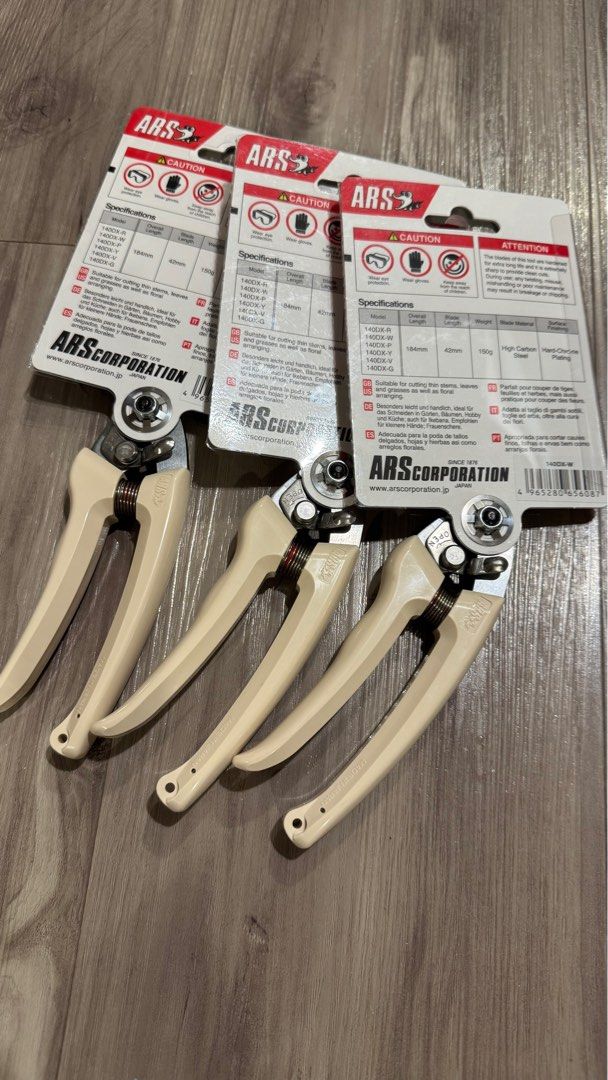 ARS Pruning Shears (Category: Gardening Tools & Ornaments) located in Singapore. Submitted by mrslaobanniang (Listing ID 1385955803, Image 1). Description: 140DX ARS $28 each 3 pieces available Self collect Br Batok.