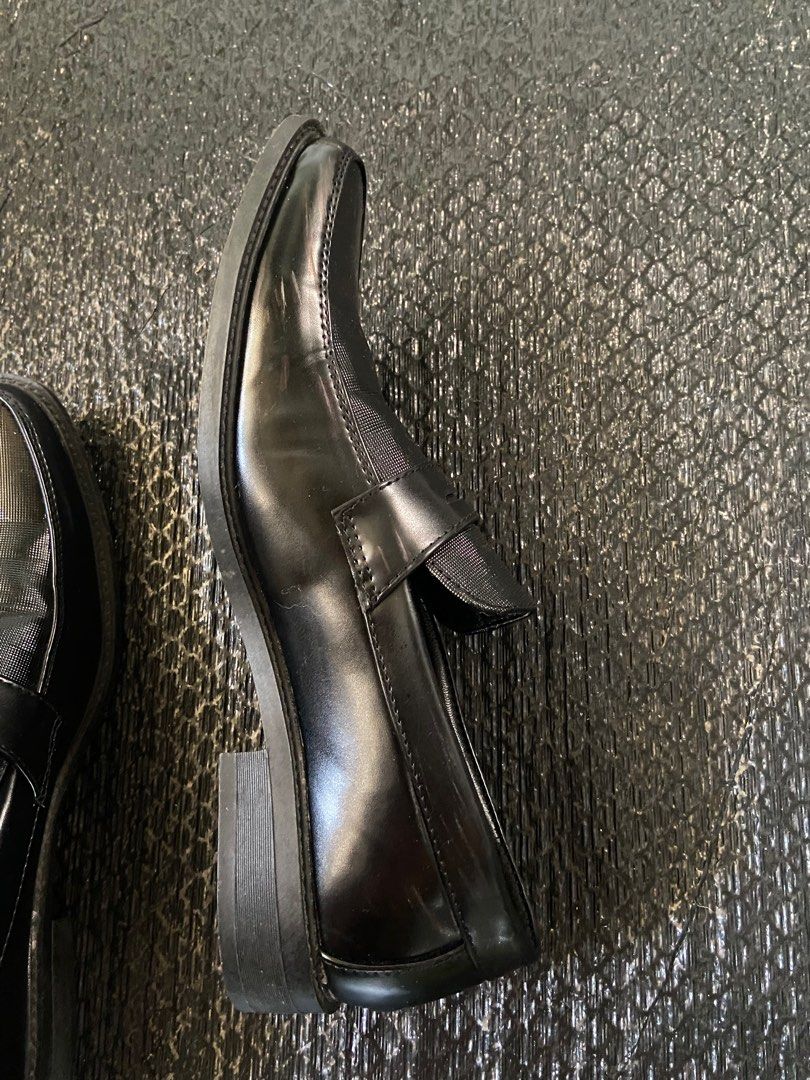 Black shoes (Category: Casual Shoes) located in Manila. Submitted by acethriftstop (Listing ID 1385869875, Image 3). Description: Size 8.5-9 mens 42 euro .
