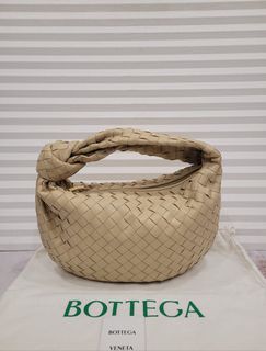 (Kategori: ) berada di . Dikirim oleh brandedboutiquez (ID iklan 1385965915, Gambar 1). Deskripsi: .
