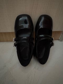 (Category: ) located in . Submitted by shoptillyoudrop07 (Listing ID 1385835331, Image 1). Description: .