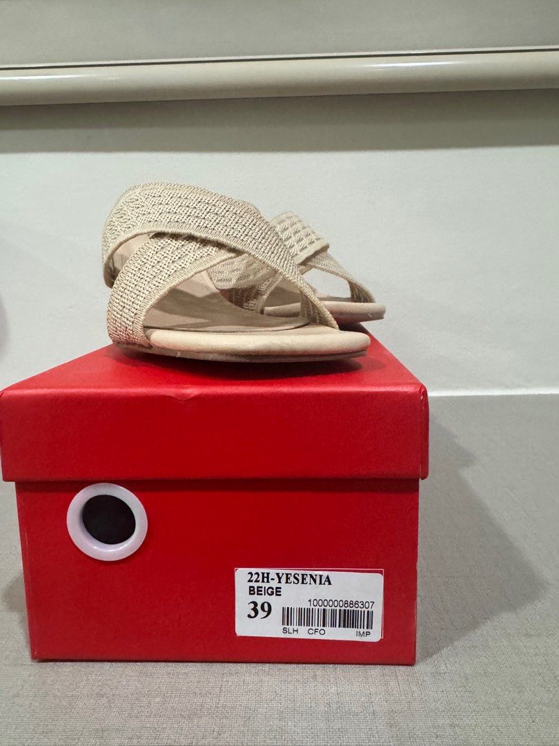 CLN Beige / Nude Heels (Size 39) (Category: Heels) located in Quezon City. Submitted by declutter_cts (Listing ID 1385941314, Image 2). Description: Worn to try only Bought for 1,799 (w/ receipt) .