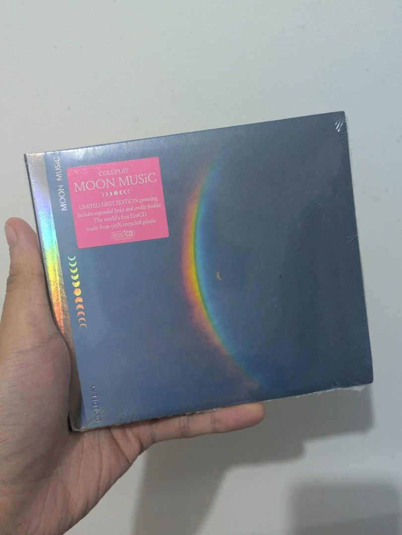 coldplay - moon music (signed insert) (Category: CDs & DVDs) located in Makati City. Submitted by itsluisyall (Listing ID 1385920658, Image 1). Description: signed coldplay - moon music CD.