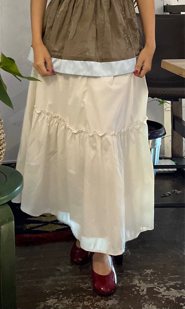 Cream Long Skirt (Category: Skirts) located in Cainta. Submitted by nikitaps (Listing ID 1385888311, Image 3). Description: DM me for more deets!.
