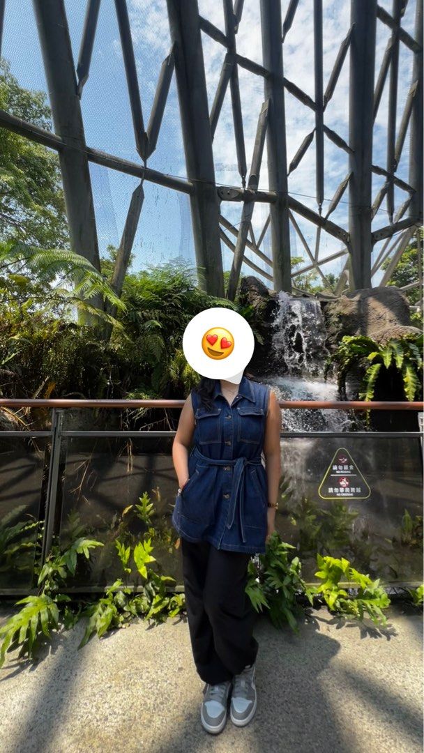 2 Denim Tops (Category: Others Tops) located in Manila. Submitted by rxayne (Listing ID 1385842590, Image 2). Description: Used once, the other one’s from vietnam other one bought from shein ₱800 for both.